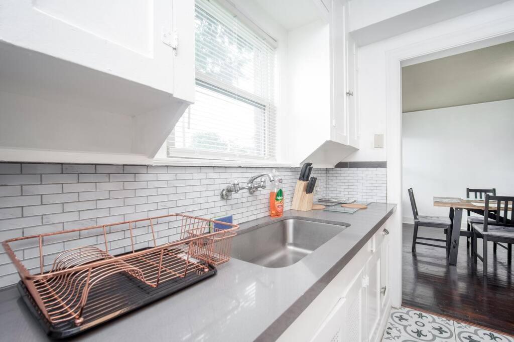 Trendy Apartment In Downtown - Near Montrose Houston Exterior photo